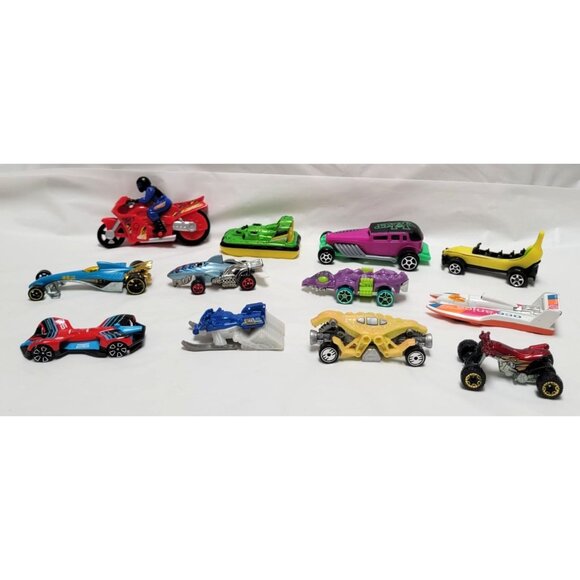 Lot of 12 Die Cast Plastic Specialty Vehicles Hot Wheels Matchbox - Picture 2 of 6